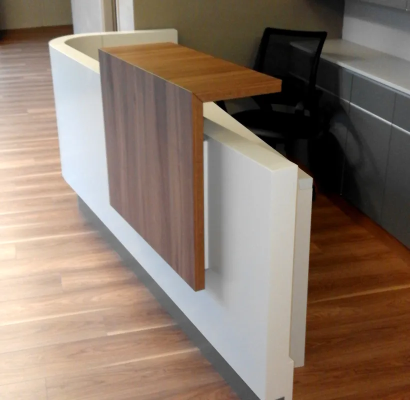 Γραφείο υποδοχής σε φυσικοθεραπευτήριο