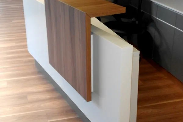 Γραφείο υποδοχής σε φυσικοθεραπευτήριο