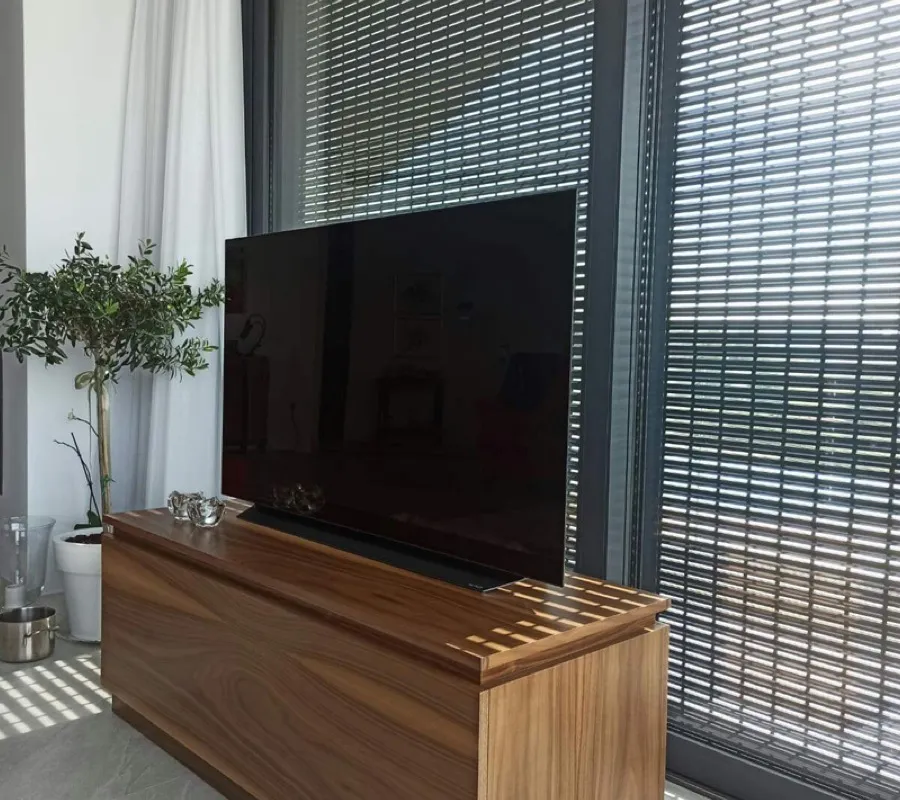 έπιπλο τηλεόρασης